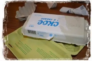 Лотки для яиц готовим папье-маше