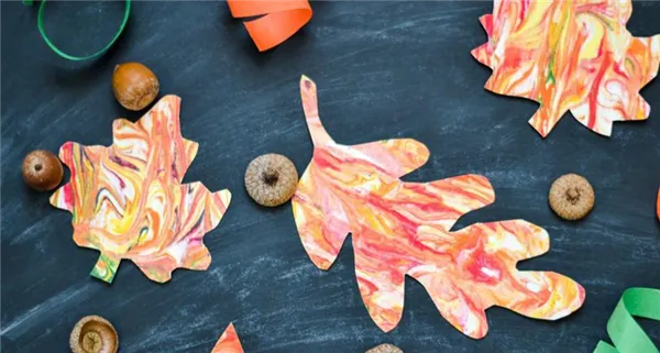 как раскрасить листочки из бумаги