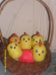 Поделки из яиц киндер сюрприза своими руками - сборник классных мастер-классов с фото идеями. Поделки из киндер яиц. 43