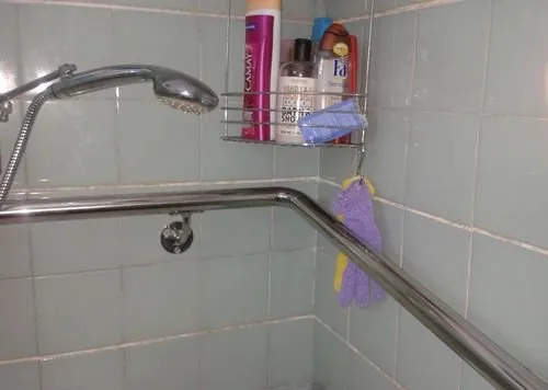 Поручни для ванной комнаты – обезопасьте себя и своих близких. Ручка для ванной. 4