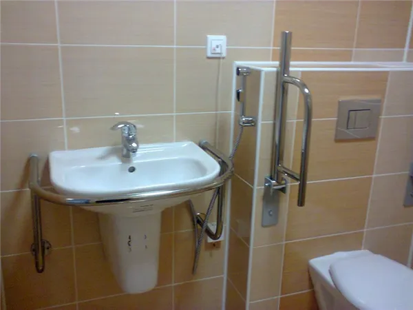 Поручни для ванной комнаты – обезопасьте себя и своих близких. Ручка для ванной. 2