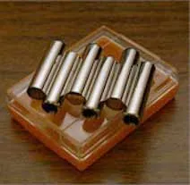 Камертон-свисток состоит из 6 отдельных свистков для каждой струны