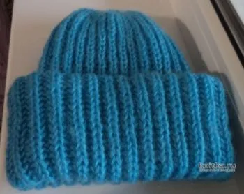Шапка таккори связана английской резинкой