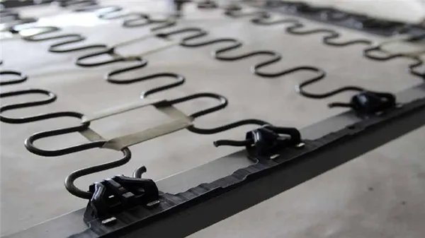 Что лучше змеиная пружина или пружинный блок?