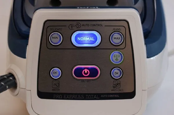 Кнопки-индикаторы на парогенераторе