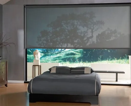 Серые шторы в спальне: примеры сочетания серого цвета с обоями, фото модных новинок, варианты дизайна. Серые шторы в спальне. 7