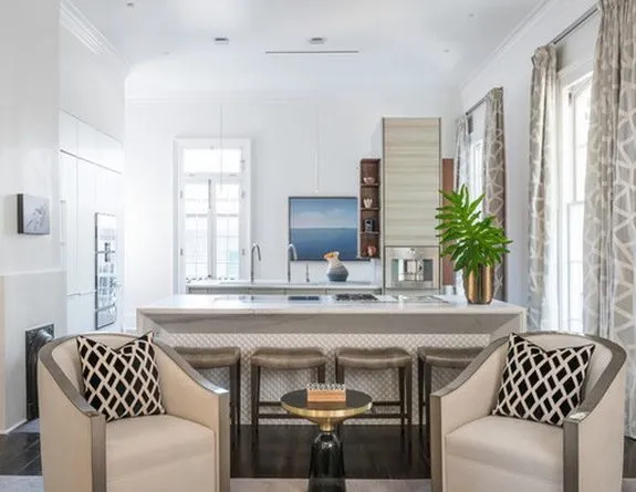 шторы из одного материала для кухни-гостиной