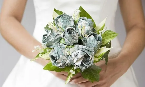 2 способа, как сделать букет из денег своими руками. Букет из денег. 2