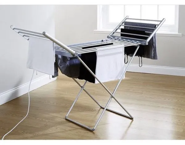 На изготовление самодельного изделия для сушки вещей не потребуются дорогостоящие материалы