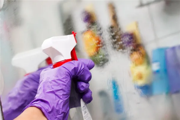 Уборка ванной комнаты и туалета за 20 минут до блеска. Ванны раковины унитазы чистят. 2