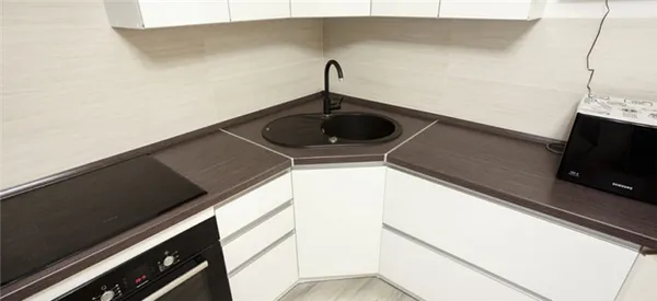 Варианты дизайна кухни с мойкой в углу. Угловая кухня с мойкой. 10