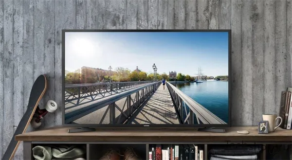 Телевизор в спальне 90+ фото — идеи расположения, рейтинг моделей