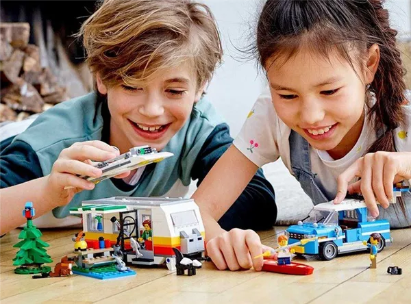 LEGO Creator 31108 Отпуск в доме на колесах