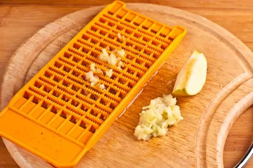 Как выбрать терку: советы и рекомендации. Терка с контейнером. 12