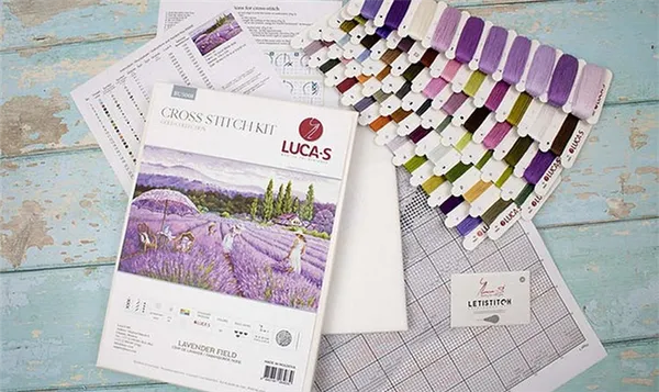 На фото изображено - Как выбрать канву для вышивания?, рис. Набор для вышивания крестом