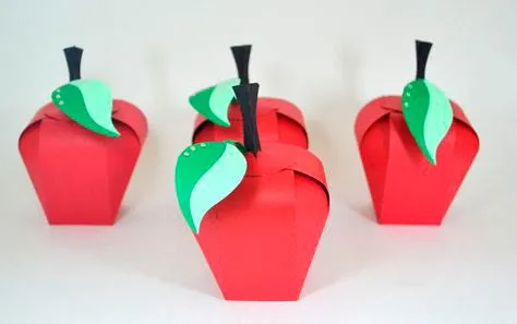 Объемное яблоко из бумаги