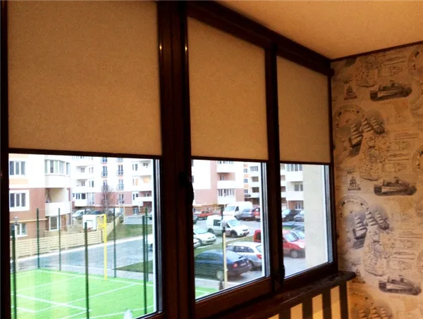 Какие жалюзи лучше для балкона. Жалюзи на балкон. 4