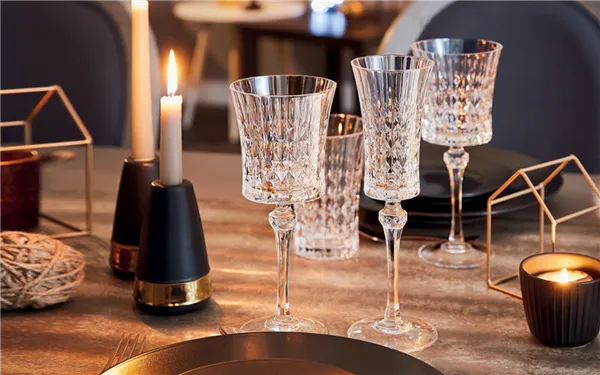 Фото хрустальных бокалов