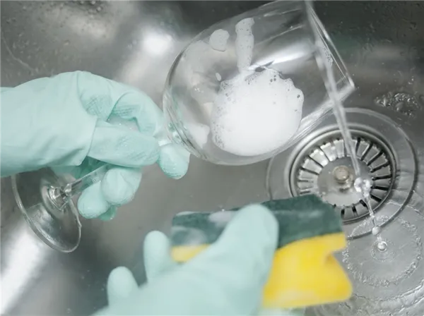 Мытье бокала